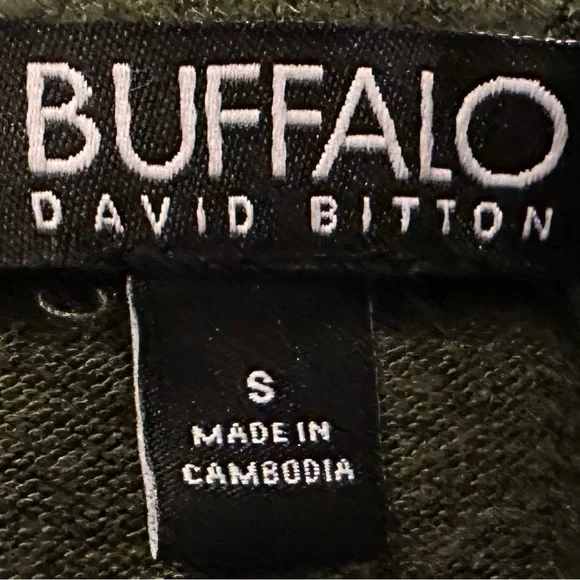 NWT S BUFFALO sweater by David Bitton in army green with black stars 3/4 sleeves - Picture 3 of 4
